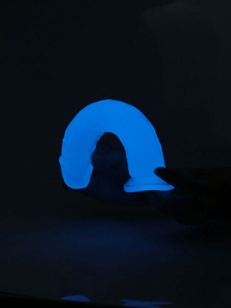 Glow-in-the-Dark Periwinkle Peen Dildo 8.5"