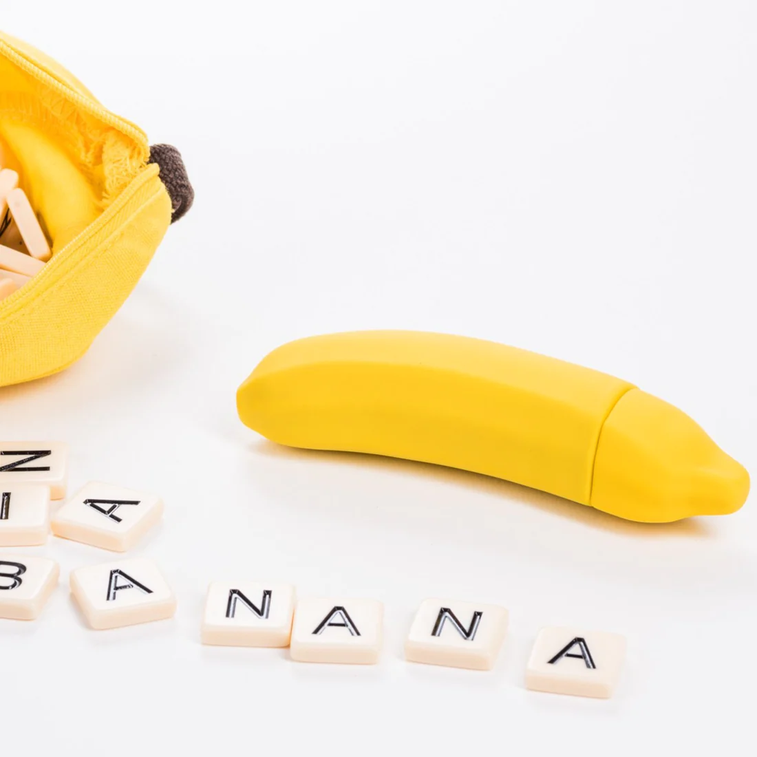Emojibator Banana Vibrator — 4.6-inch USB Rechargeable Bullet - EM7129