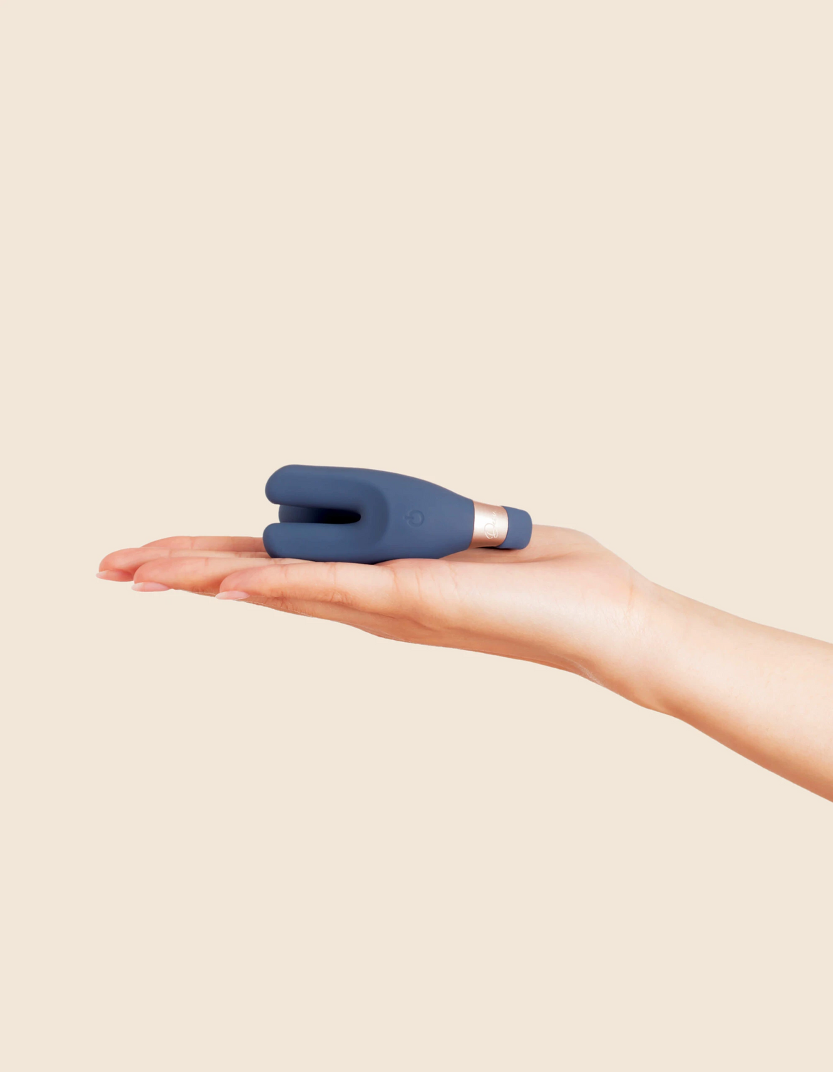 Deia Wearable Vibrator with Remote & Charging Case - DA720