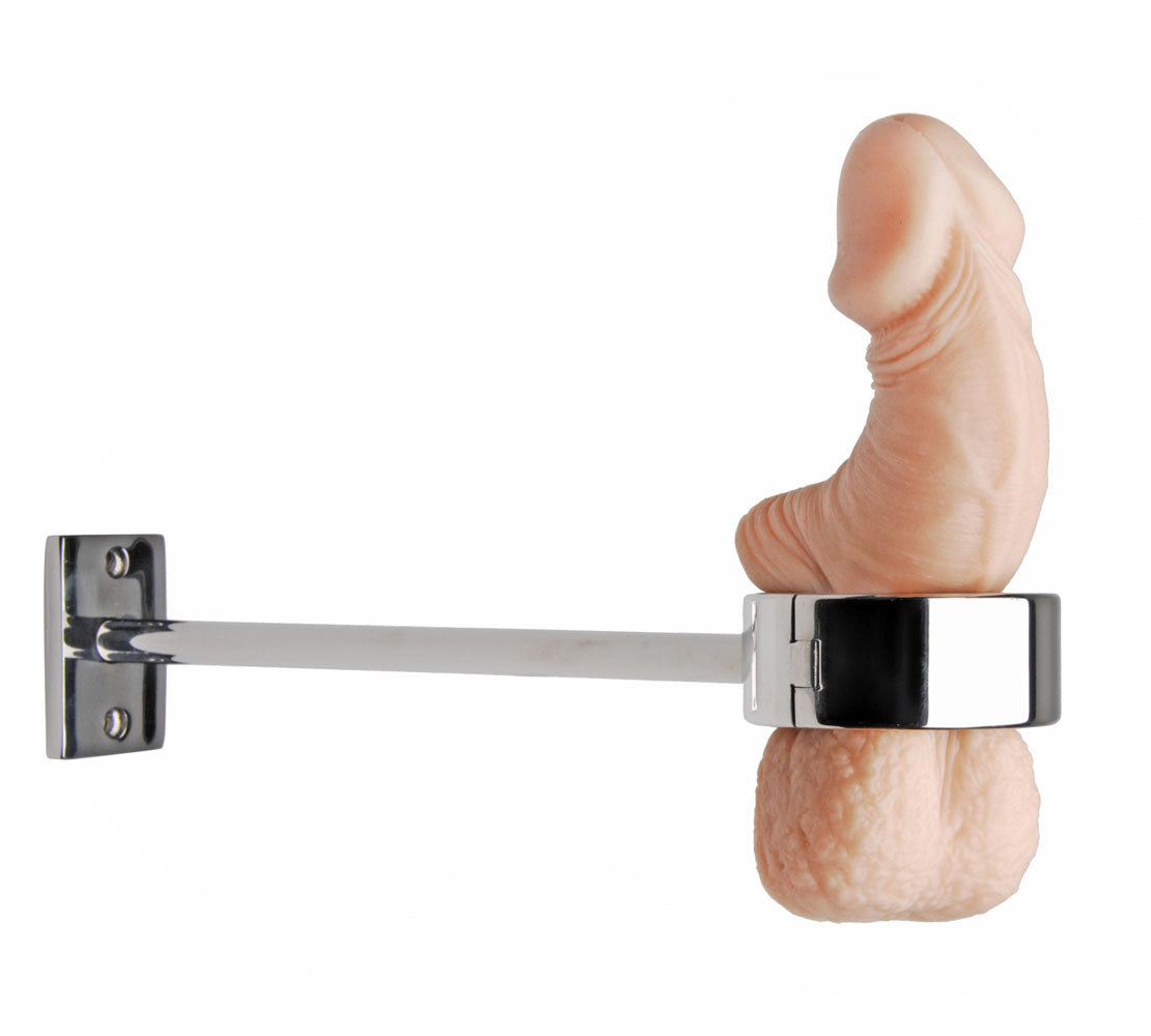 Heavy Locking Ball Weight With Bar by XR Brands